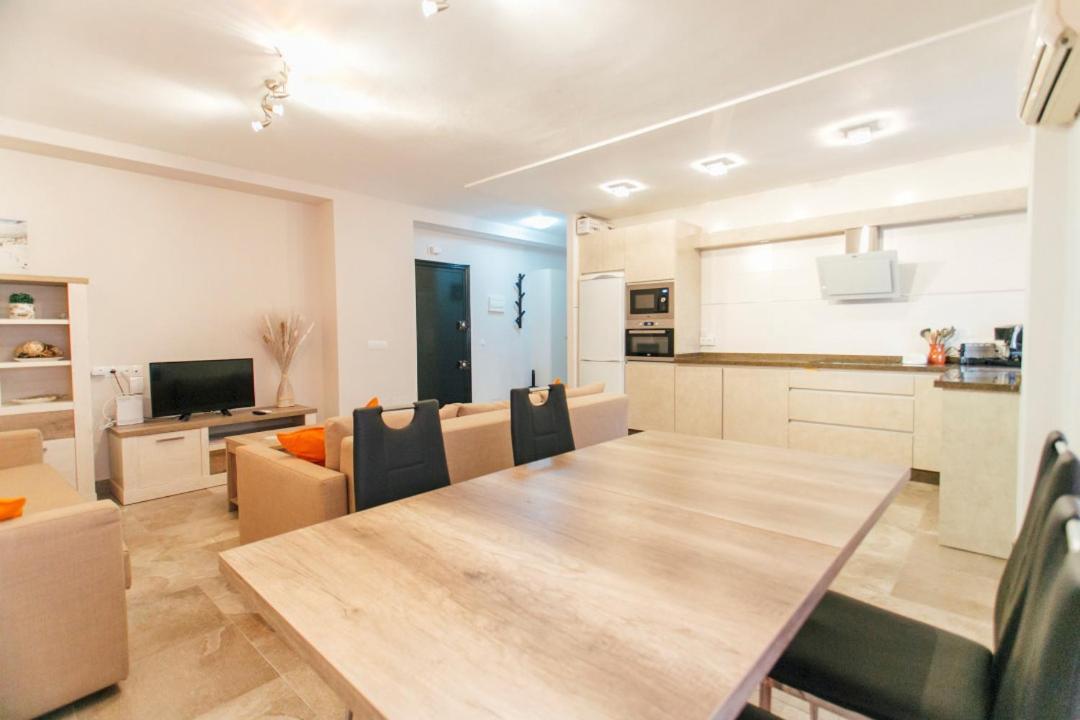 Wide And Diaphanous- 3Bd 2Bth- Alcazar Sevilha Exterior foto